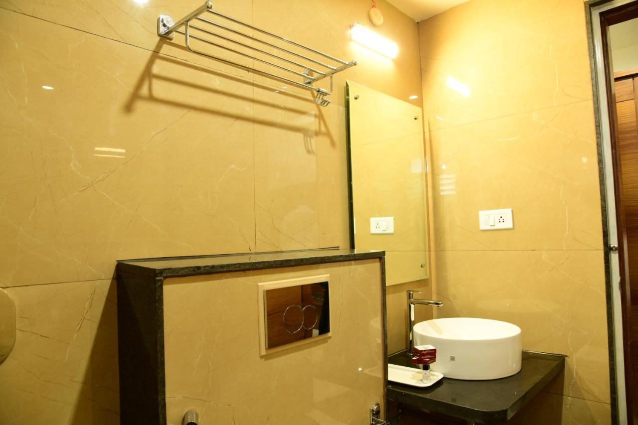 Hotel U.T.Elite بنغالور المظهر الخارجي الصورة