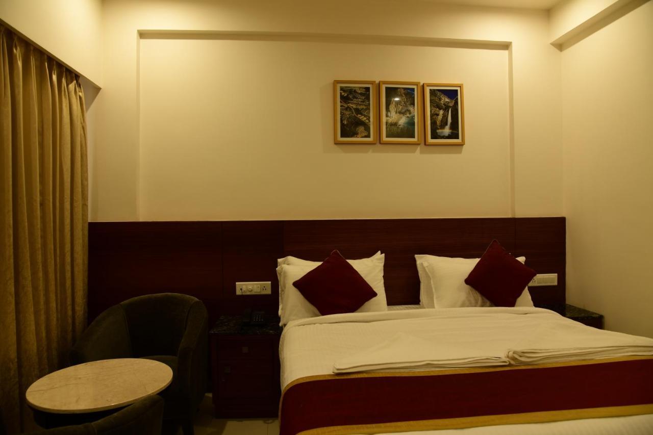 Hotel U.T.Elite بنغالور المظهر الخارجي الصورة